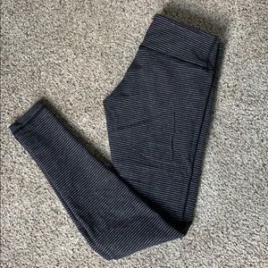 Lululemon Wonder Under size 6